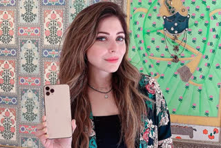 Kanika kapoor gives clarification on spreading coronavirus by post says reality does not change