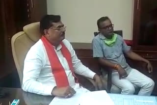 MLA Vijay Singh Pal met CM Shivraj and Agriculture Minister Kamal Patel