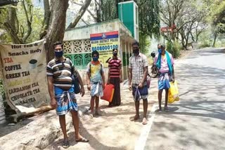 revenue officers sent five men to trichy in lorry who were walking during lockdown