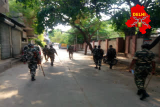 paramilitary force patrolling with Delhi police