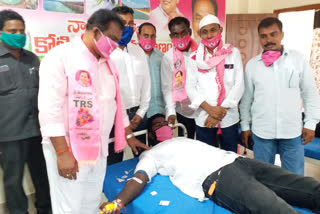 trs 20th formation day celebrations at choppadandi