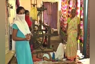 Gadag betageri Weavers man family facing lot of problems.