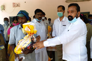 groceries to sanitation workers in janagaon