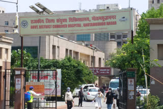 noida-district-hospital-sealed-after-bard-woman-found-corona-positive