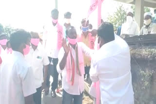 trs leaders fite at trs anniversary celebrations at julapalli peddapalli district