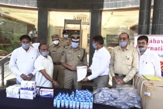 Mahaveer Groups provided Masks and Sanitizers to the Police