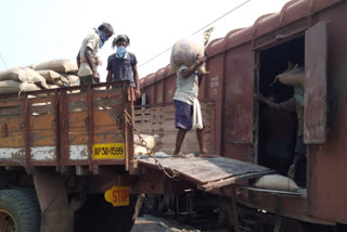 During the lockdown, the railways are delivering rice to various states