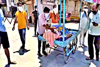 kota news  death due to delay in hospital  hospital treatment by taking patient on hand  death due to delay in treatment