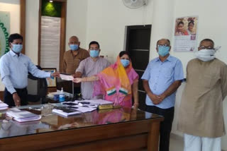 Kshatriya society given one lakh rupees to cm relief fund in raipur