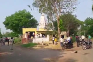 मंदिरातच दोन साधूंची निर्घृण हत्या, धारदार हत्यारासह नशेबाज युवक पोलिसांच्या ताब्यात