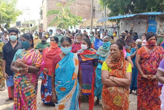 erode people protest for delaying relief items supply