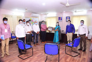 telangana doctors federation prepare special masks for doctors
