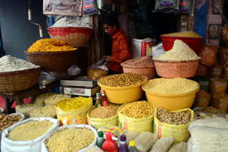 पश्चिम बंगाल में गैर-जरूरी वस्तुओं की भी होम डिलीवरी की अनुमति से छोटे व्यापारी खुश