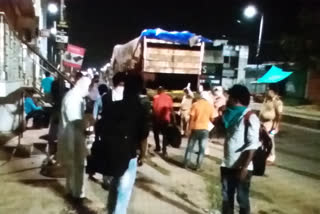 Jaipur Lockdown, Workers hidden in truck,ट्रक में छिपे मजदूर पकड़े गए, जयपुर लॉकडाउन