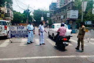 one arrested for harrasing police amid lockdown in kolkata