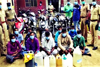 liquor arrests two wheeler jawadhu hills tiruvannamalai  திருவண்ணாமலை கள்ளச்சாராயம் கடத்தல்  கள்ளச்சாராயம் கடத்தல்  கள்ளச்சாராயம்  ஜவ்வாதுமலை கள்ளச்சாராயம்  jawadhu hills Kallasarayam  Kallasarayam  Thiruvannamalai Kallasarayam Trafficking  Kallasarayam Trafficking  Kallasarayam Trafficking Arrest