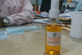 NBRI  Suffocation  Face mask  COVID-19 mask  Lucknow administration  Ayurvedic inhaler  നാഷണൽ ബോട്ടാണിക്കൽ റിസർച്ച് ഇൻസ്റ്റിറ്റ്യൂട്ട്  മാസ്ക്ക് ധരിക്കുന്നതുമൂലം ഉണ്ടാകുന്ന ശ്വാസതടസം  ആയുർവേദിക് ഇൻഹെയ്‌ലർ  ഉത്തർ പ്രദേശ്  ലഖ്‌നൗ  ഇൻഹെയ്‌ലർ