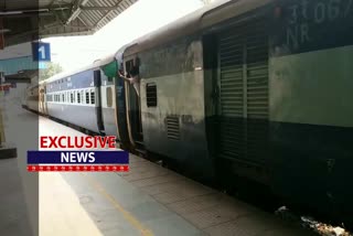 3 trains running between sonipat and delhi for railway employees after border sealed