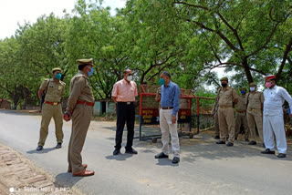 डीएम ने बलिया-गाजीपुर बॉर्डर का किया निरीक्षण