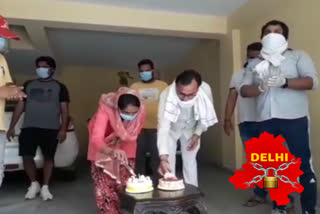 Corporation councilor celebrated marriage anniversary of Vasant Kunj resident amid lockdown