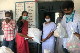 Donor charity to Providing necessities for the poor people in thamballapalli