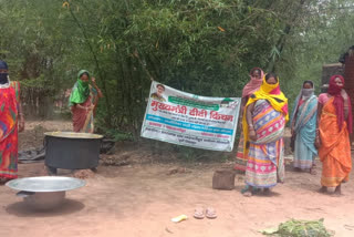 Food being provided to the needy at the panchayat level in jamshedpur