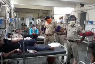 धौलपुर में पुलिसकर्मी को गोली,  बदमाशों ने मारी गोली,  धौलपुर अस्पताल में भर्ती,  dholpur news,  rajasthan news,  etvbharat news