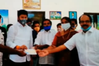 eluru lanka villagers give donation