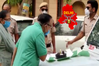 Police celebrated birthday of senior citizen in CR Park at delhi