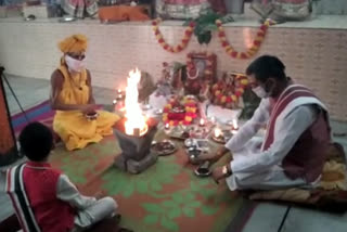 hawan and Mahamrityunjaya jaap at jahangirpuri for corona warriors