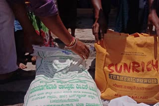 vijayapura-anganawadi-teacher-taking-food-to-home