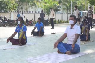 Yoga training program held in virudunagar to protect cops from corona virus