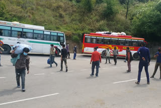 Administration sent 155 Kashmiri people from Dharamshala to Kashmir