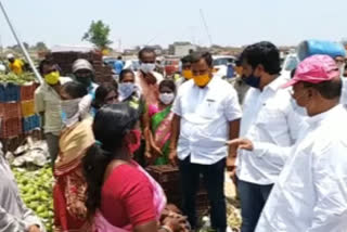 IbrahimPatnam Mla visits Koheda fruit market