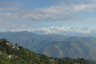 Crystal clear view of Mt. Kanchanjungha has been sighted from Darjeeling