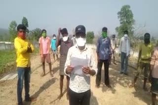 employees-engaged-in-supervision-of-migrant-laborers-in-surajpur-demanded-quarantine