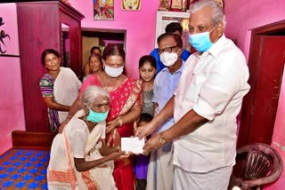 keralas-nonagenarian-naree-shakthi-puraskar-winner-contributes-to-covid-cmdrf