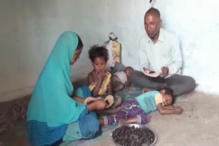 laborer-family-did-not-have-ration-for-a-month-in-katni