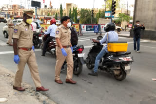 MADHAPUR DCP VISITED KUKATPALLY CHECK POST