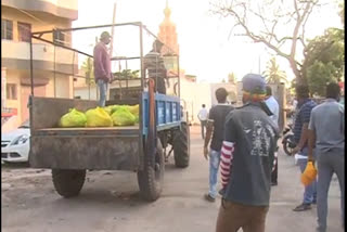 Delivery of foodstuffs to the seal down area .