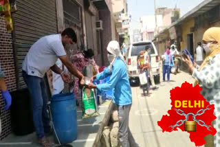 AAP MLA Kailash Gahlot providing food to needy people at 70 places in  Najafgarh area due to lockdown