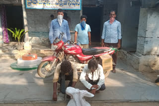 liquor gang arrested in kadapa dst