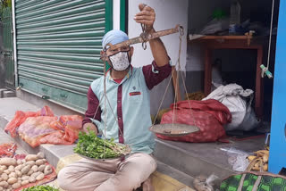vegetable seller Pradip ghosh of Raiganj
