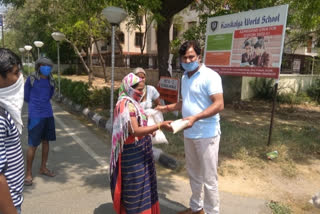 Noida District Congress Committee provided food to the needy people corona virus lockdown