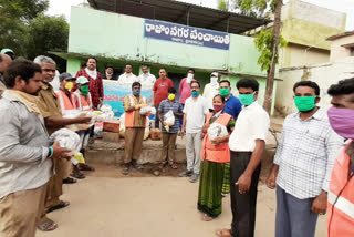 teachers union distributing essentials to rajam sanitary workers