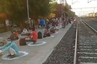 State workers trapped in Nashik were brought to Bhopal by special train