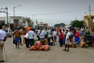 haveri-people-who-bought-a-vegetable-wearing-mask