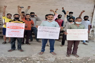 Workers celebrated Labor Day in lockdown at delhi