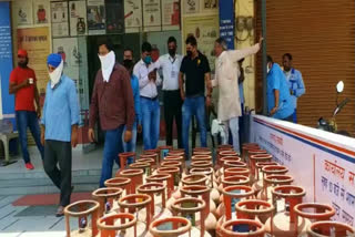 Agency selling underweight gas cylinders in Sriganganagar