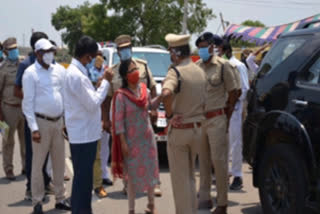 vikarabad-district-collector-pousami-basu-inspected-ravulapally-check-post